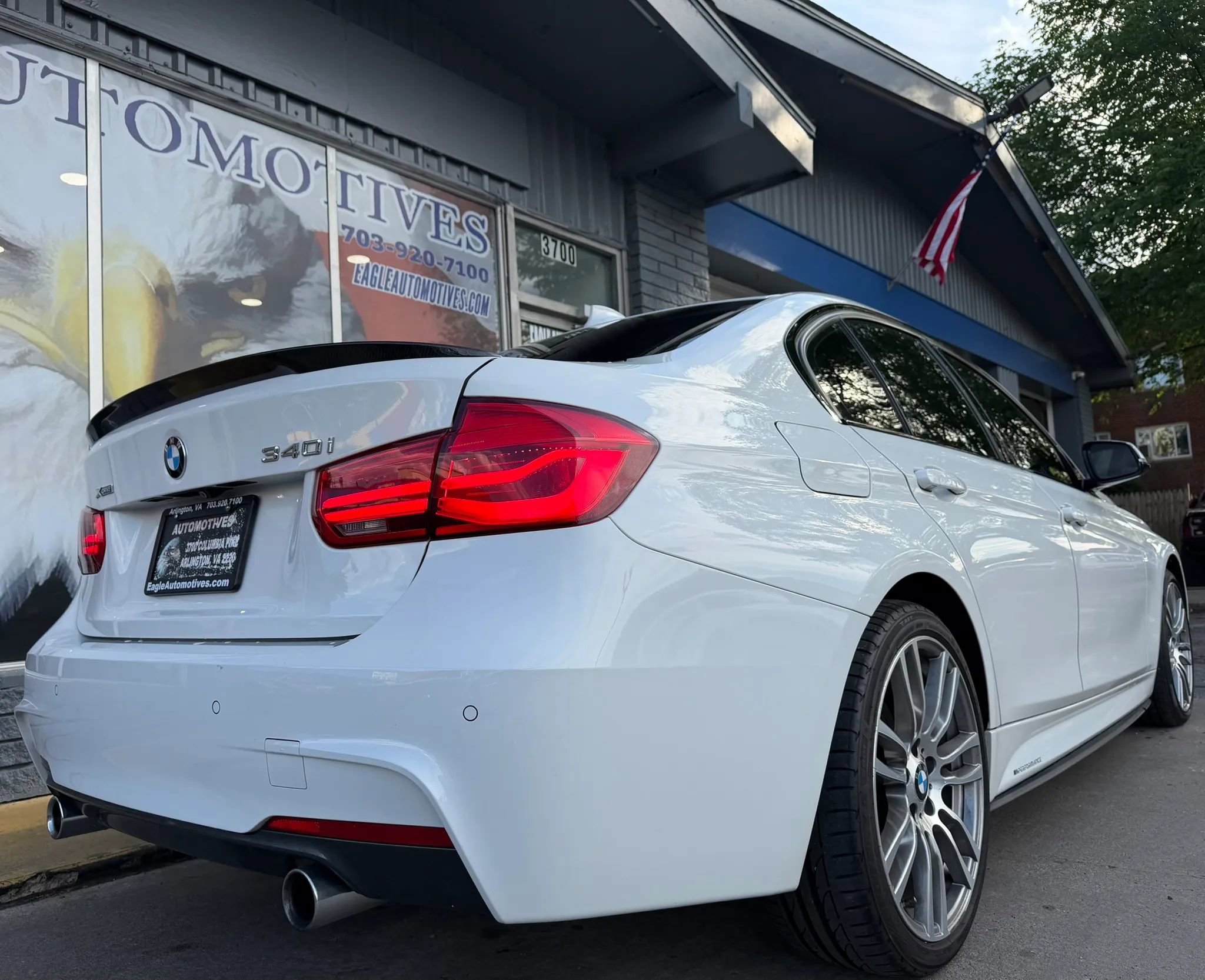 Used 2018 BMW 340i xDrive Sedan w/ Premium Package AWD/4WD image 3