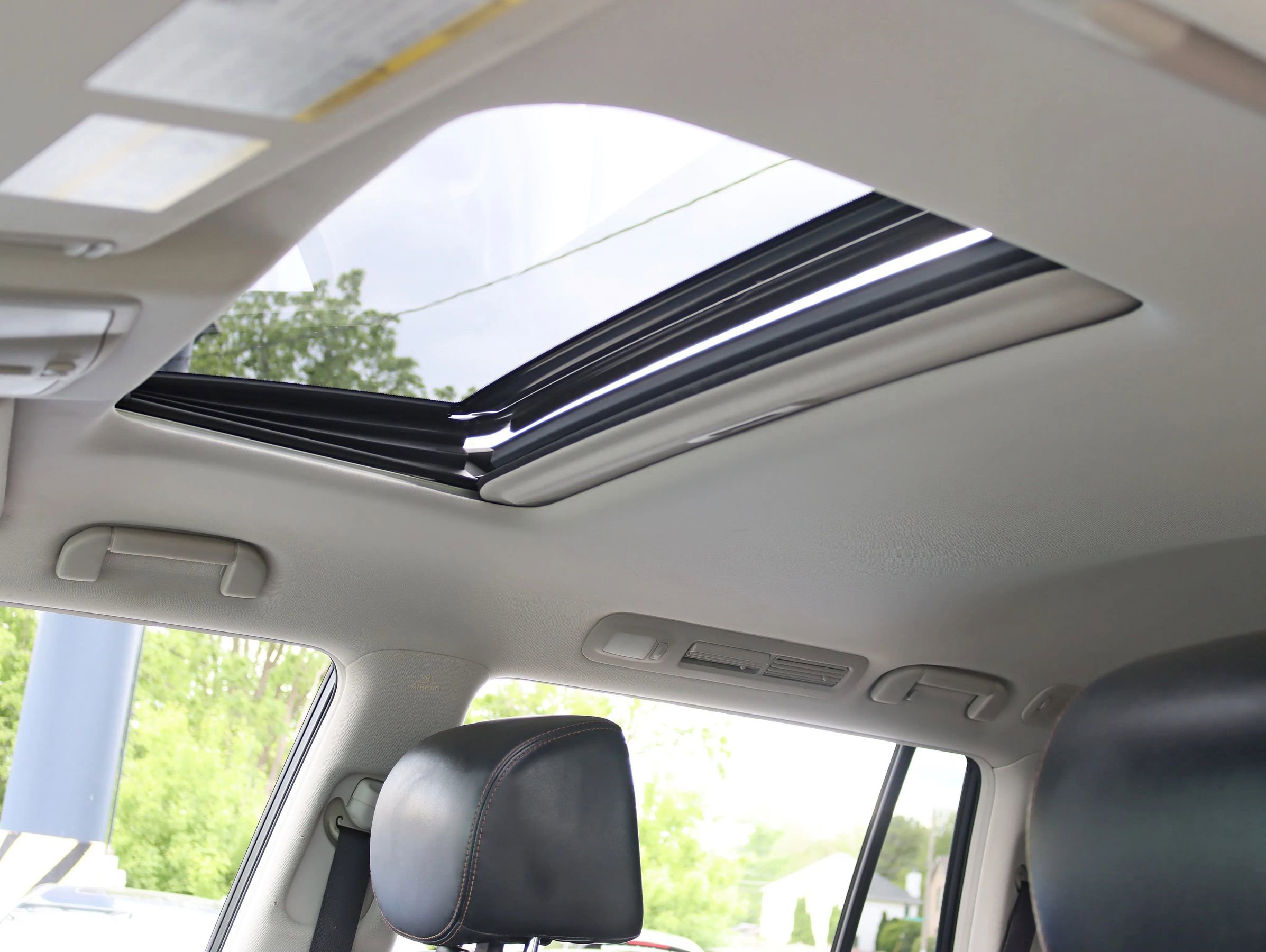 Used 2017 Nissan Armada Platinum image 34