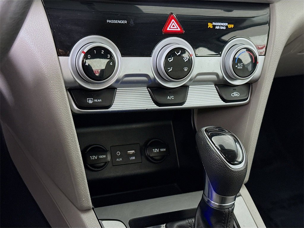 Used 2019 Hyundai Elantra SE image 7
