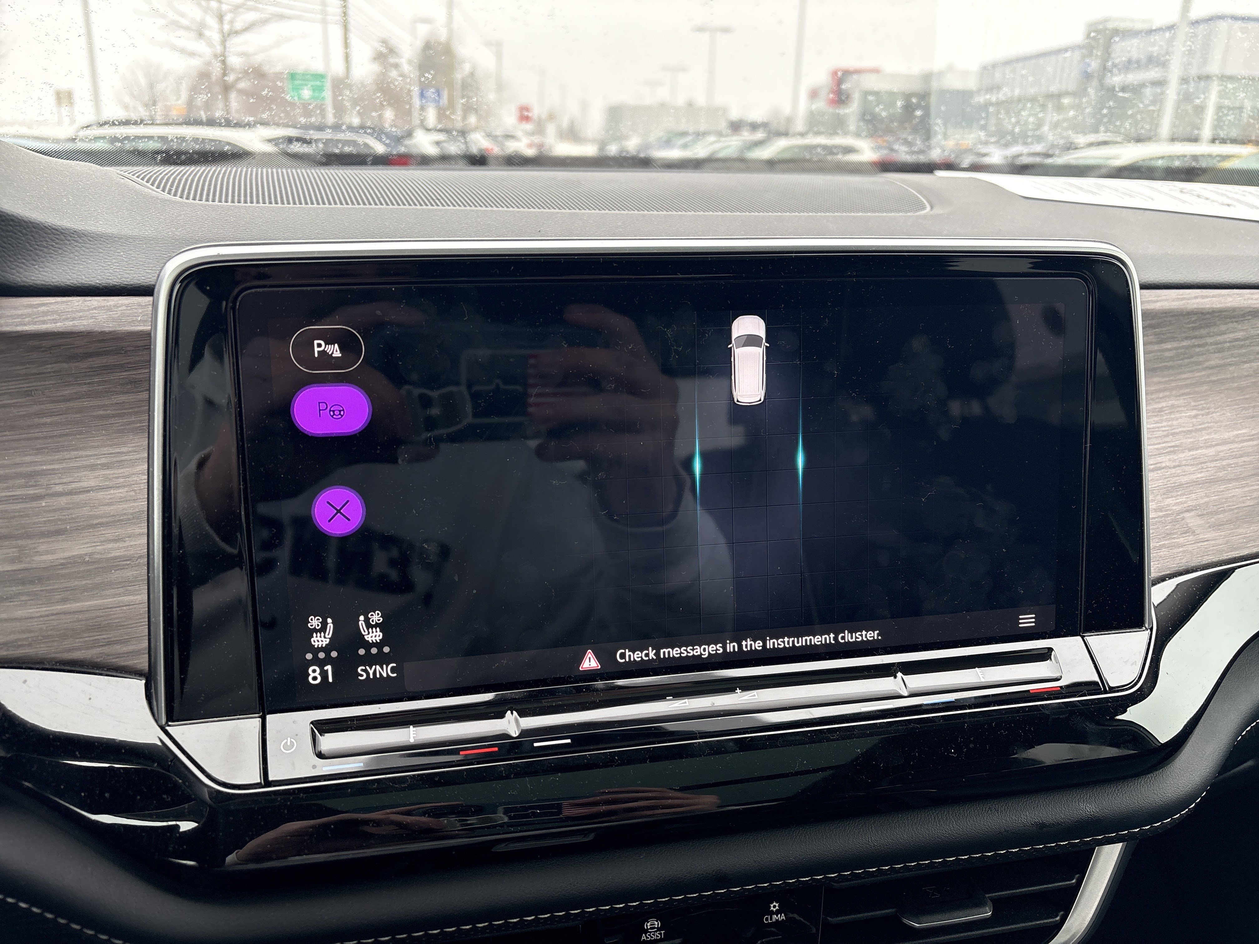 Certified 2024 Volkswagen Atlas SEL Premium R-Line image 31