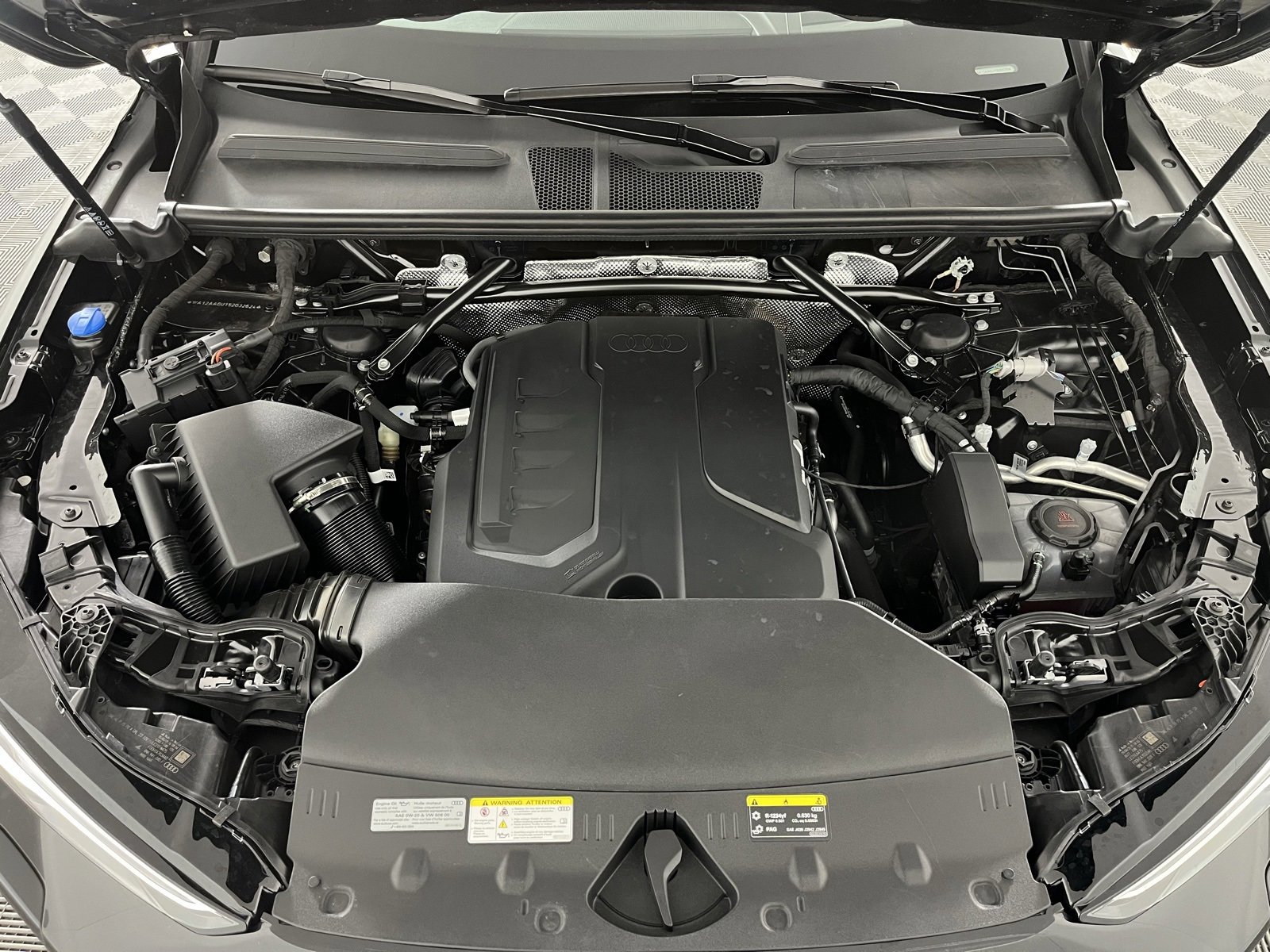 Used 2025 Audi Q5 2.0T Premium Plus w/ Premium Plus image 25