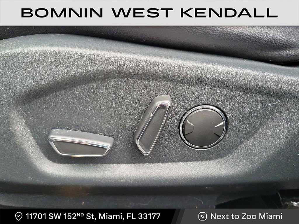 Used 2018 Ford Explorer XLT w/ Equipment Group 202A image 8