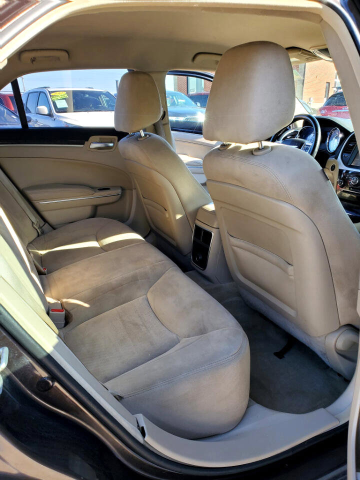 Used 2012 Chrysler 300 image 17