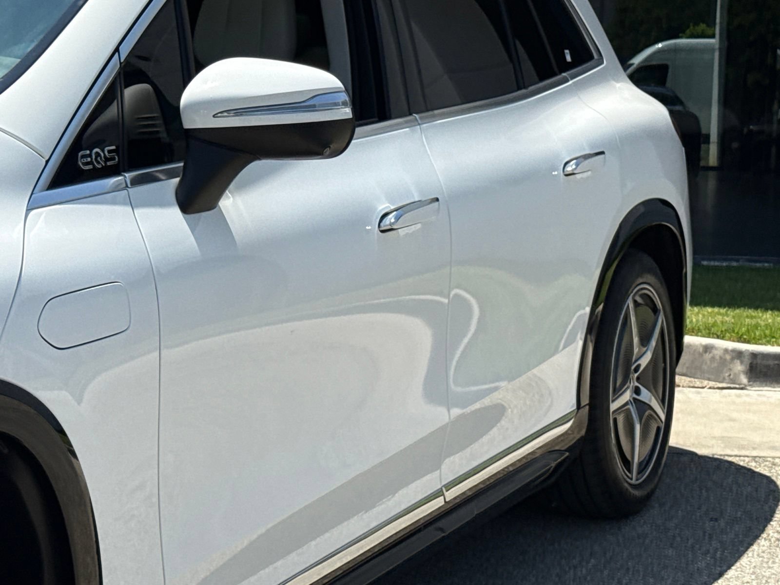 Used 2023 Mercedes-Benz EQS 580 4MATIC SUV image 4