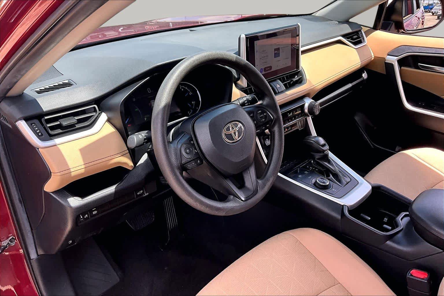 Used 2024 Toyota RAV4 XLE w/ Convenience Package AWD/4WD image 18