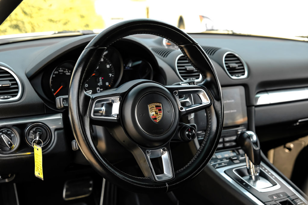 Used 2018 Porsche 718 Boxster GTS RWD image 14