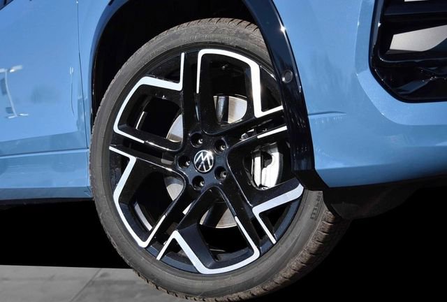 New 2026 Volkswagen Tiguan SE R-Line image 3