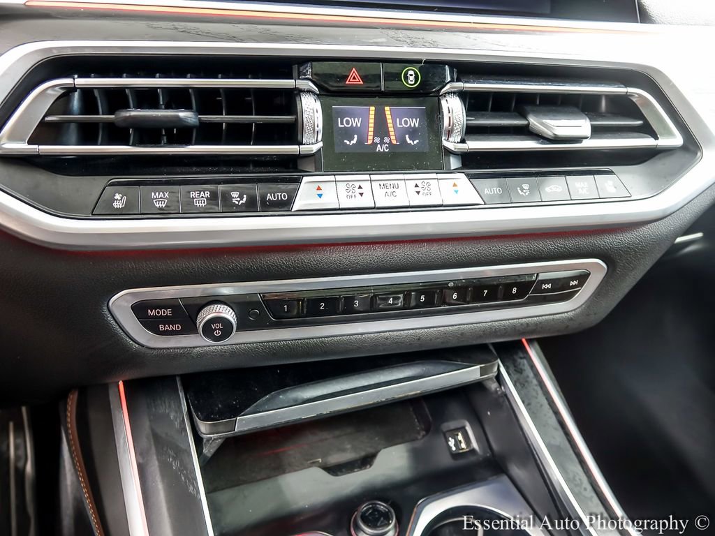 Used 2022 BMW X7 xDrive40i w/ M Sport Package AWD/4WD image 27