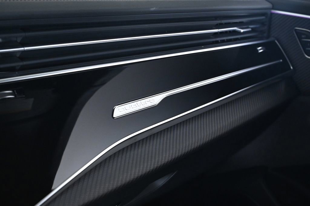 New 2026 Audi RS Q8 performance image 21