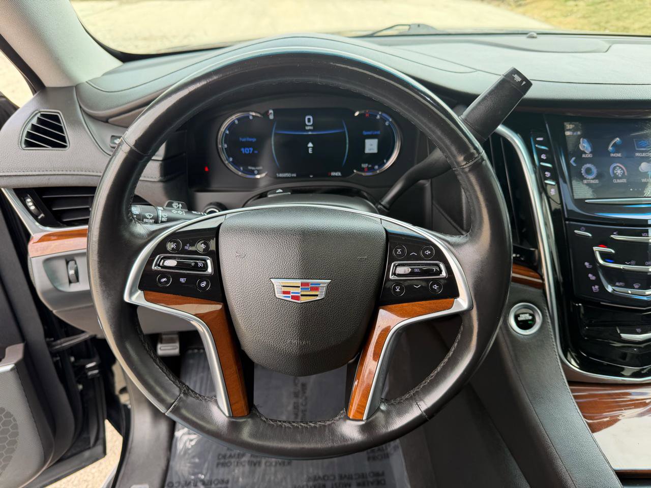 Used 2018 Cadillac Escalade ESV Luxury AWD/4WD image 16
