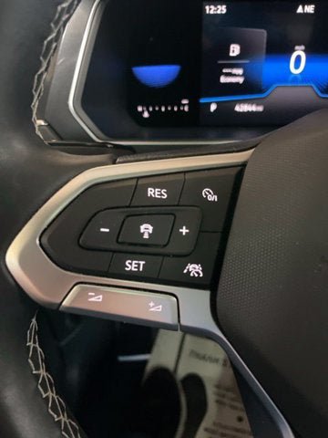 Certified 2023 Volkswagen Tiguan SE R-Line FWD image 15