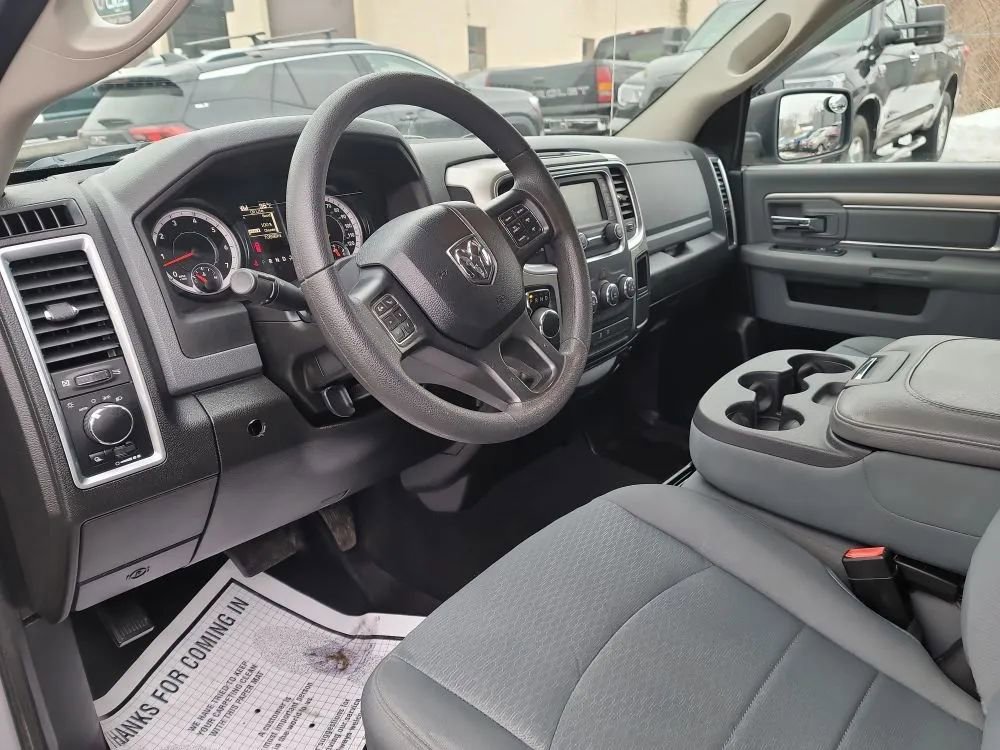 Used 2019 RAM 1500 Classic SLT AWD/4WD image 10
