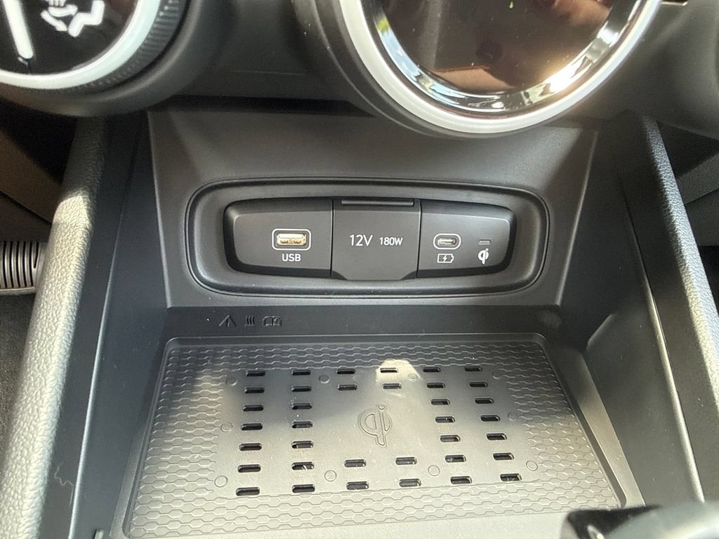 New 2026 Hyundai Venue SEL FWD image 23
