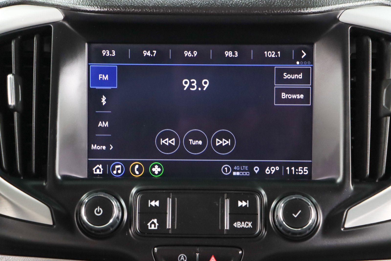 Used 2023 GMC Terrain SLT image 19