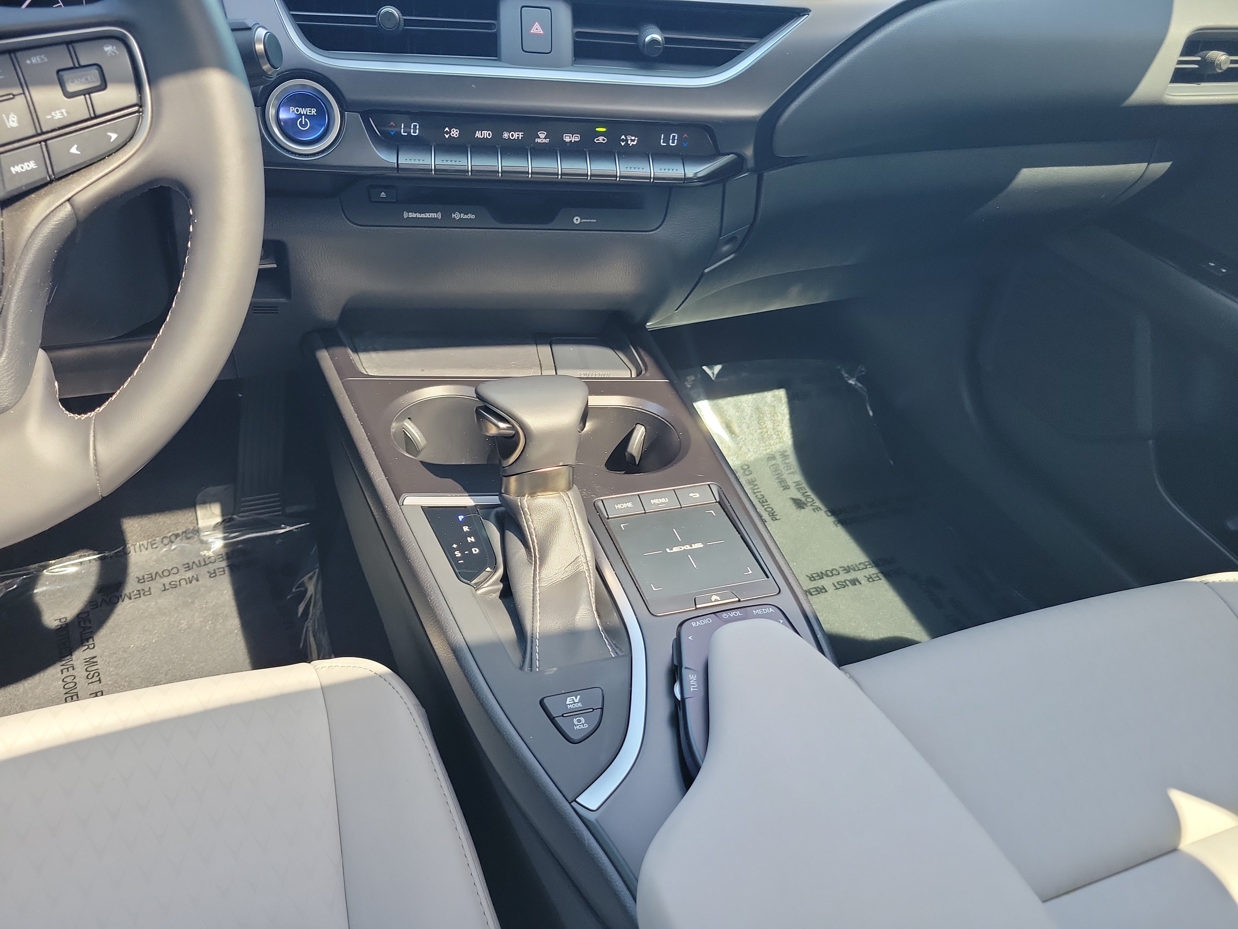 Used 2022 Lexus UX 250h w/ Accessory Package (Z2) AWD/4WD image 17