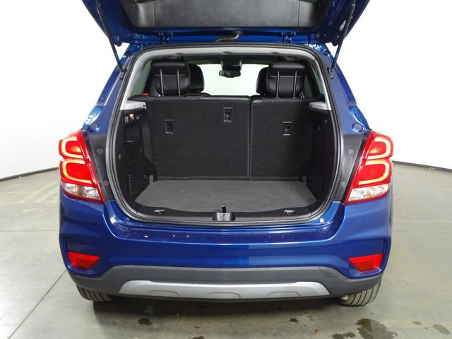 Used 2020 Chevrolet Trax LT w/ LT Convenience Package image 12