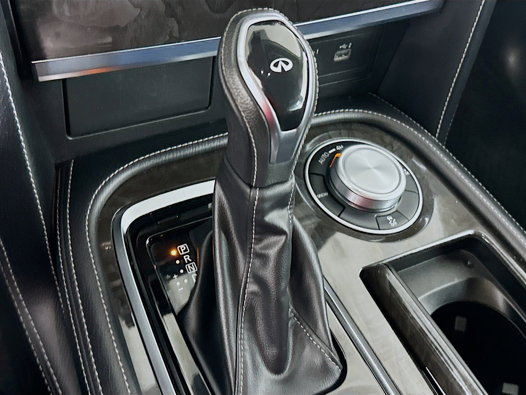 Used 2024 INFINITI QX80 Luxe image 25