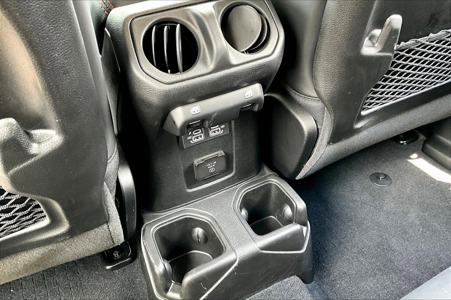 Used 2024 Jeep Gladiator Rubicon AWD/4WD image 10