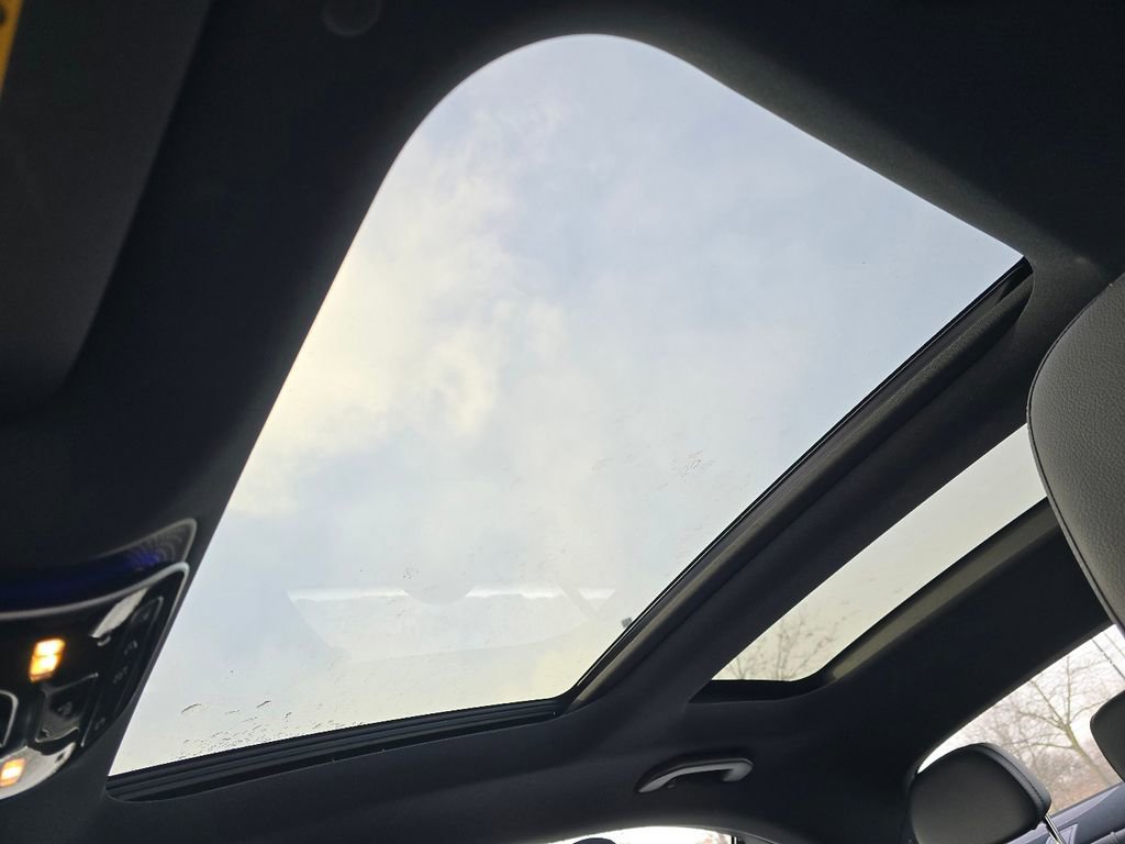 Used 2025 Mercedes-Benz C 300 4MATIC Sedan image 3