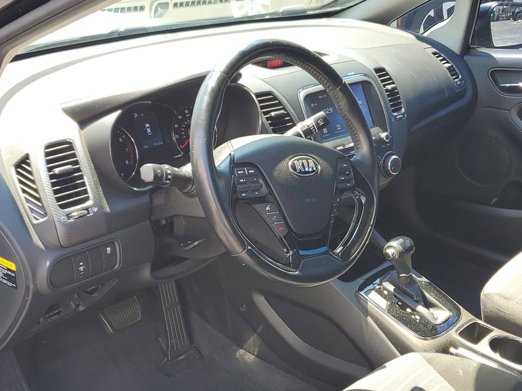 Used 2017 Kia Forte S FWD image 21