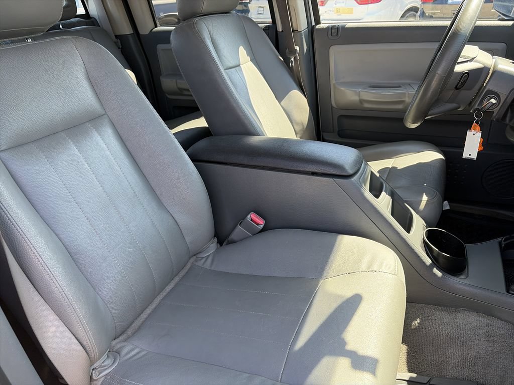 Used 2005 Dodge Dakota Laramie AWD/4WD image 28