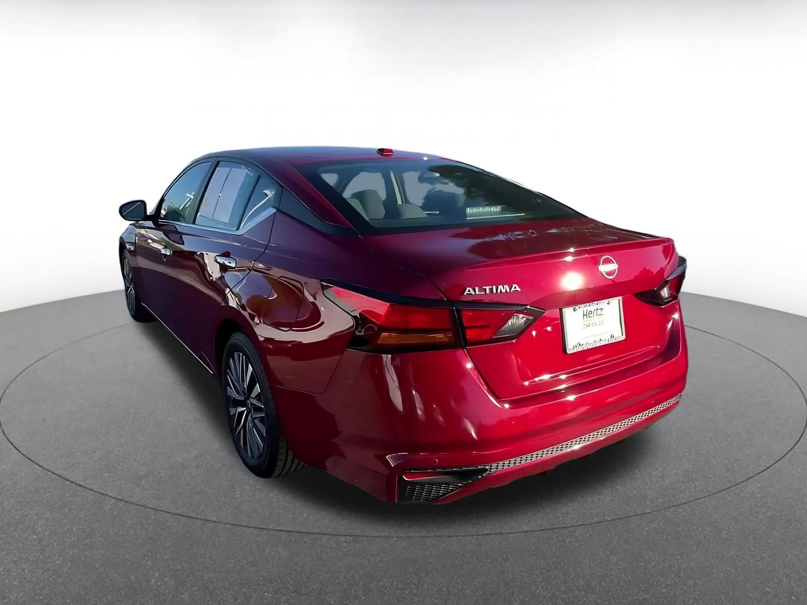 Used 2025 Nissan Altima 2.5 SV image 11