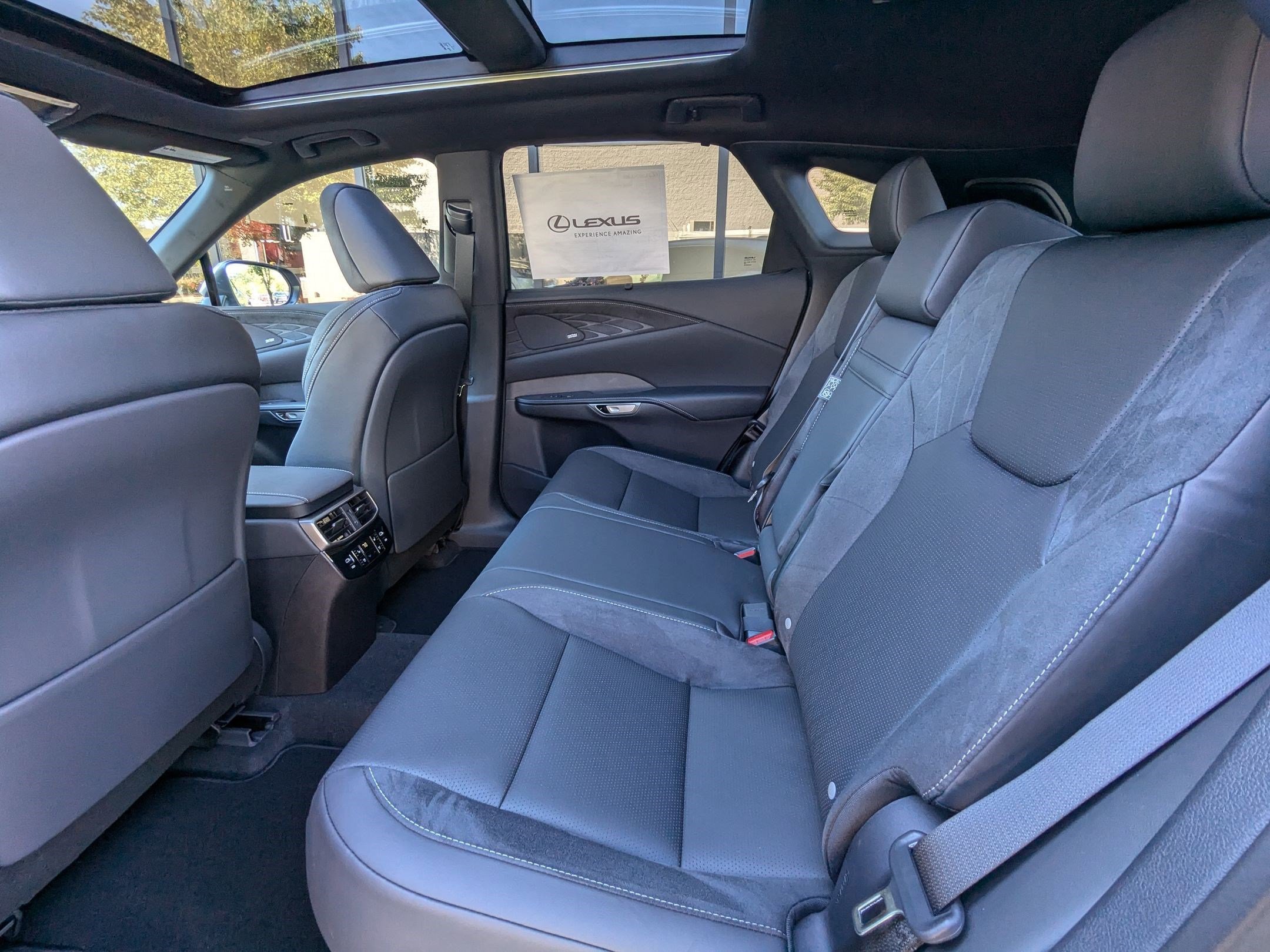 New 2025 Lexus RX 350 AWD image 24