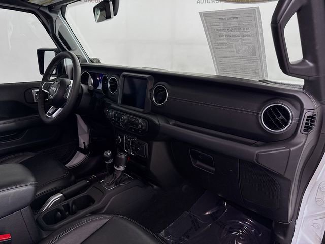 Used 2023 Jeep Wrangler Unlimited Sahara AWD/4WD image 27