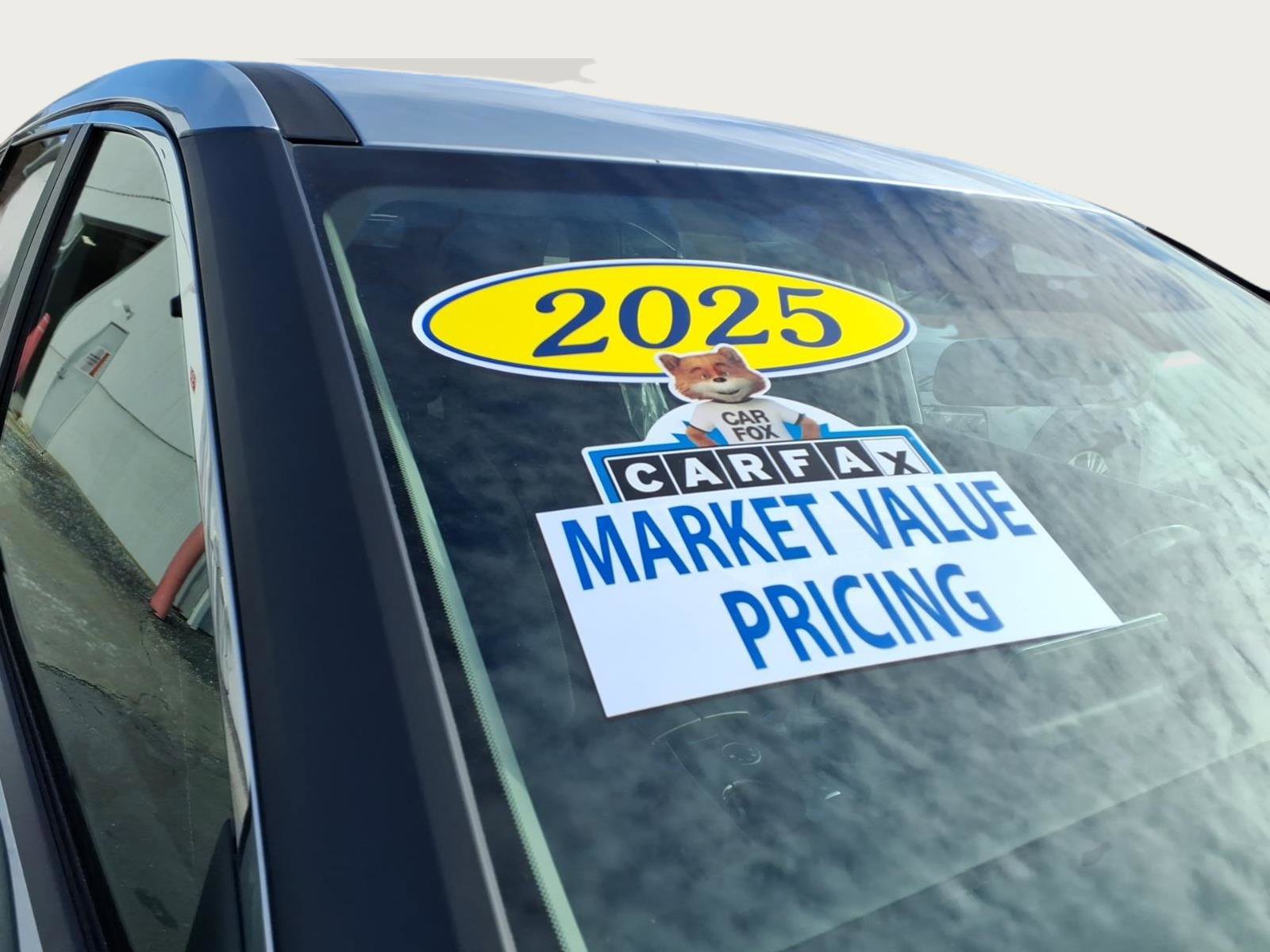 Used 2025 Nissan Rogue SV image 9