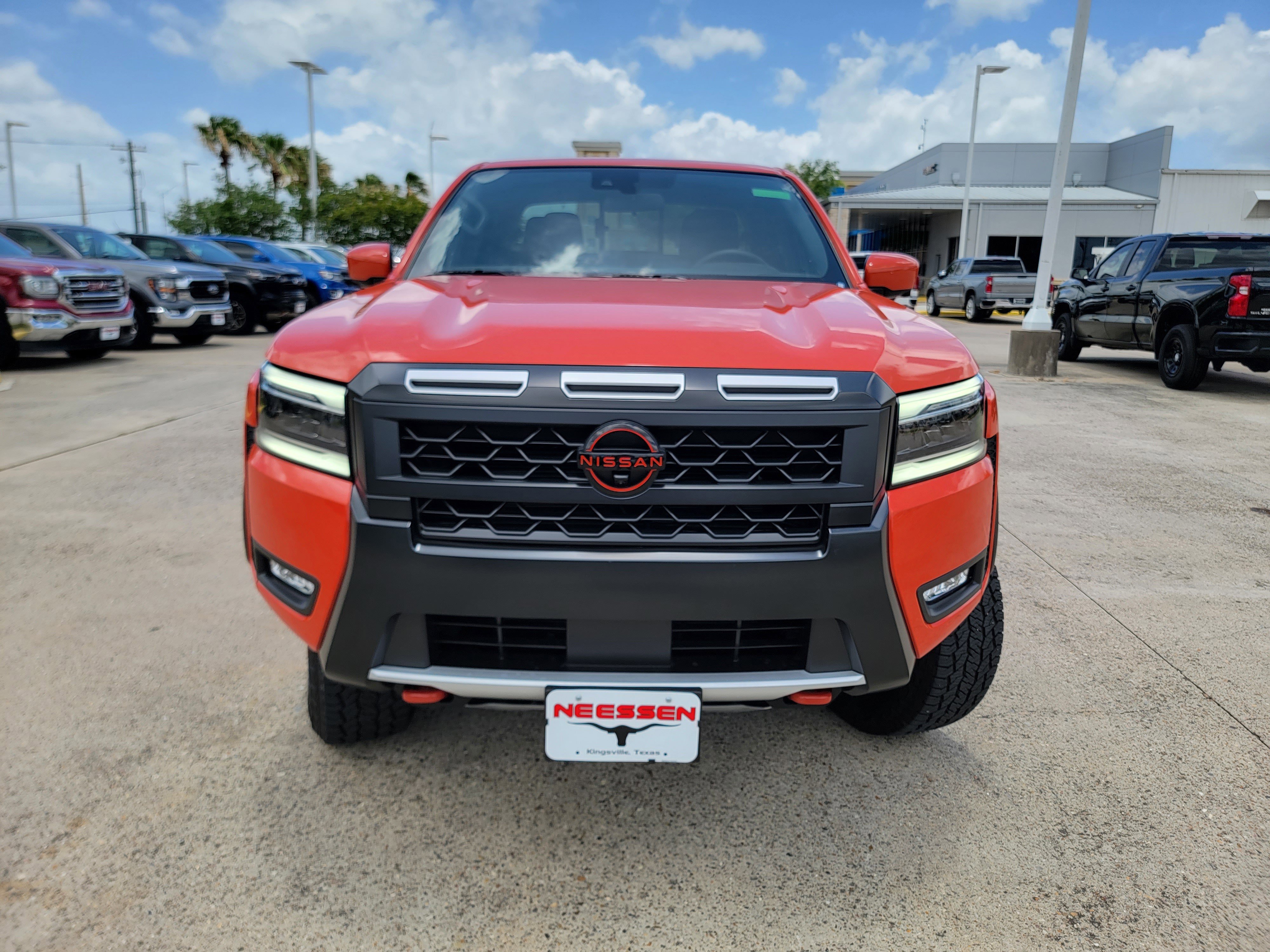 Used 2025 Nissan Frontier PRO-4X w/ Pro Convenience Package image 2