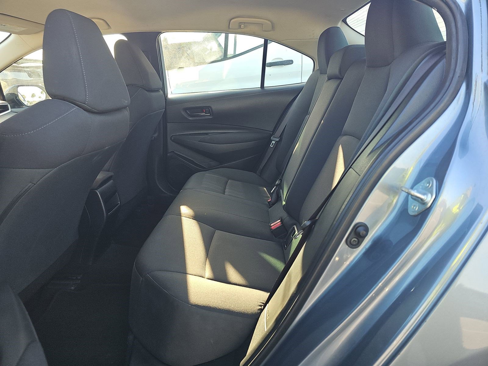 Used 2022 Toyota Corolla LE FWD image 14