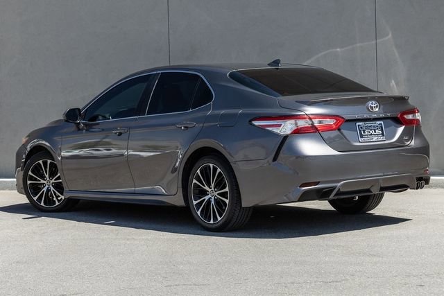 Used 2020 Toyota Camry SE FWD image 3