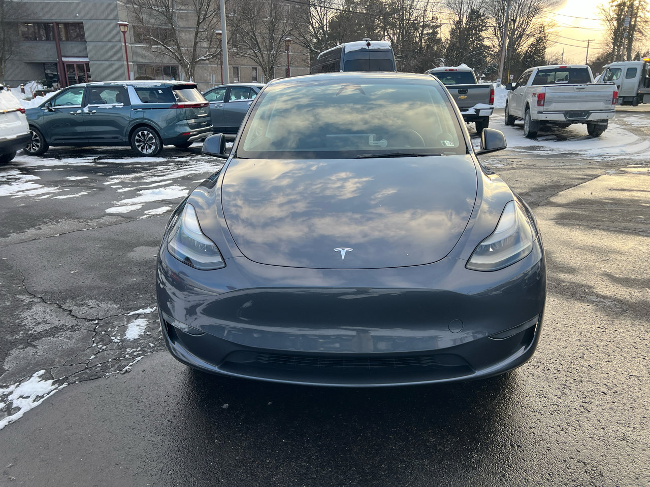 Used 2024 Tesla Model Y Long Range image 2