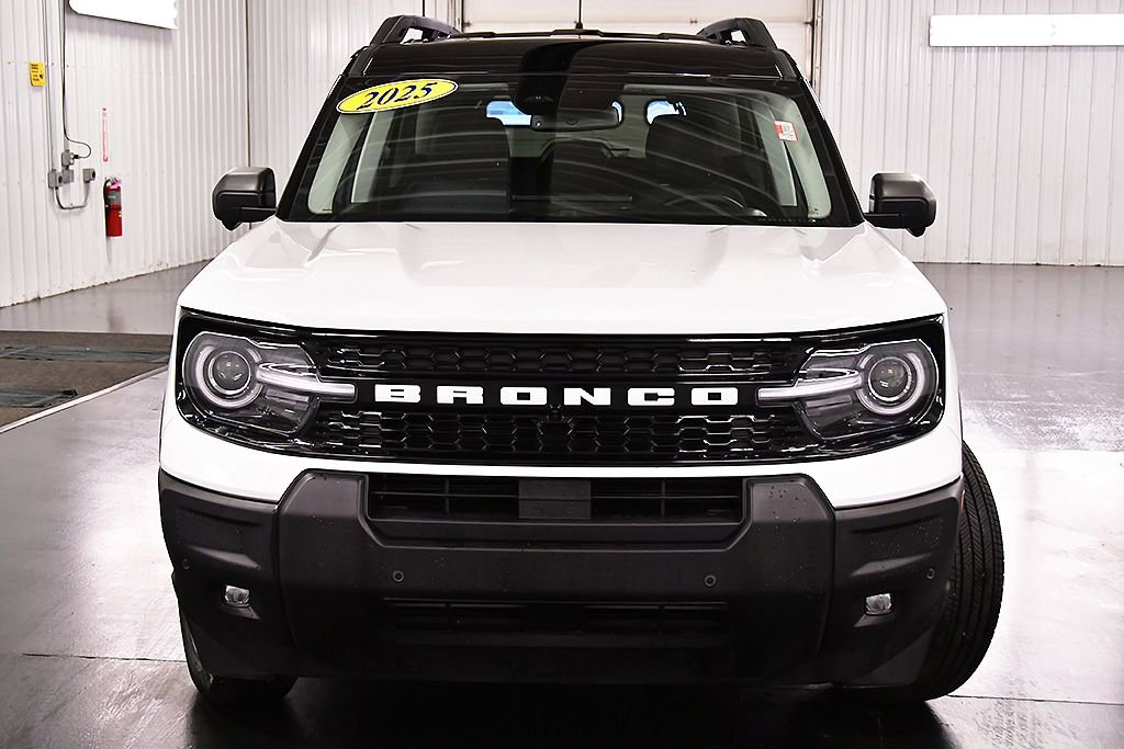 Used 2025 Ford Bronco Sport Outer Banks w/ Outer Banks Tech Package+ image 2
