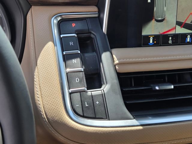 Used 2023 Chevrolet Tahoe Premier AWD/4WD image 22