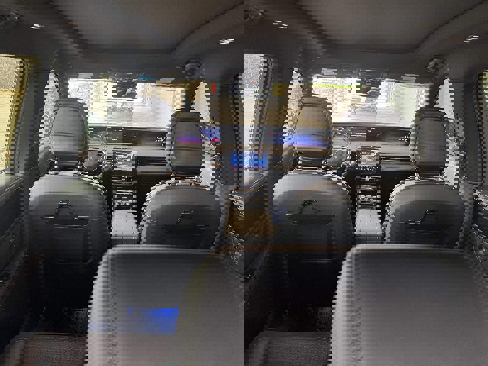 Used 2024 Lincoln Nautilus Reserve w/ Equipment Group 202A image 9