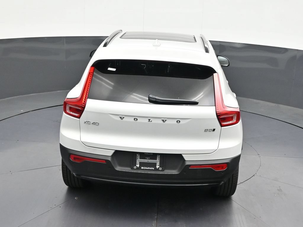 New 2026 Volvo XC40 B5 Plus w/ Climate Package AWD/4WD image 12