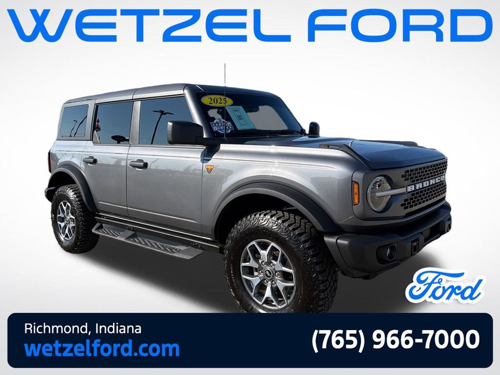 Used 2025 Ford Bronco Badlands AWD/4WD image 1