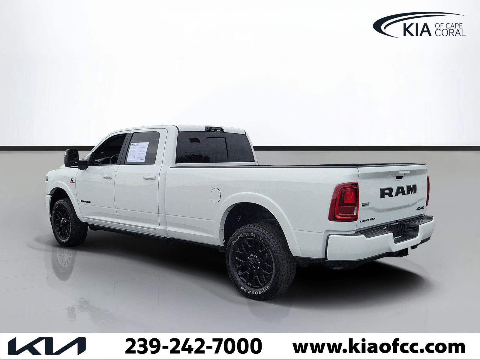 Used 2025 RAM 2500 Limited AWD/4WD image 4