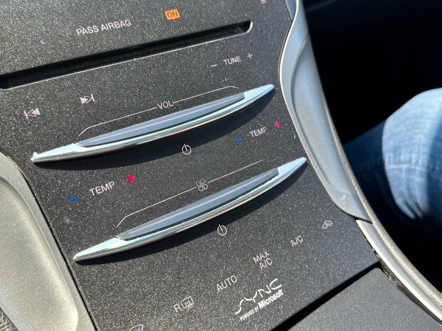 Used 2013 Lincoln MKZ FWD image 22