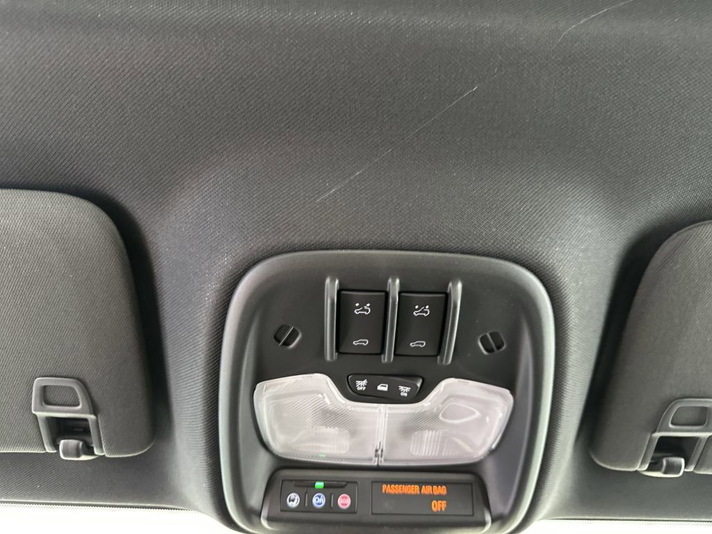 New 2026 GMC Canyon Denali w/ LPO, Denali Black Edition image 24