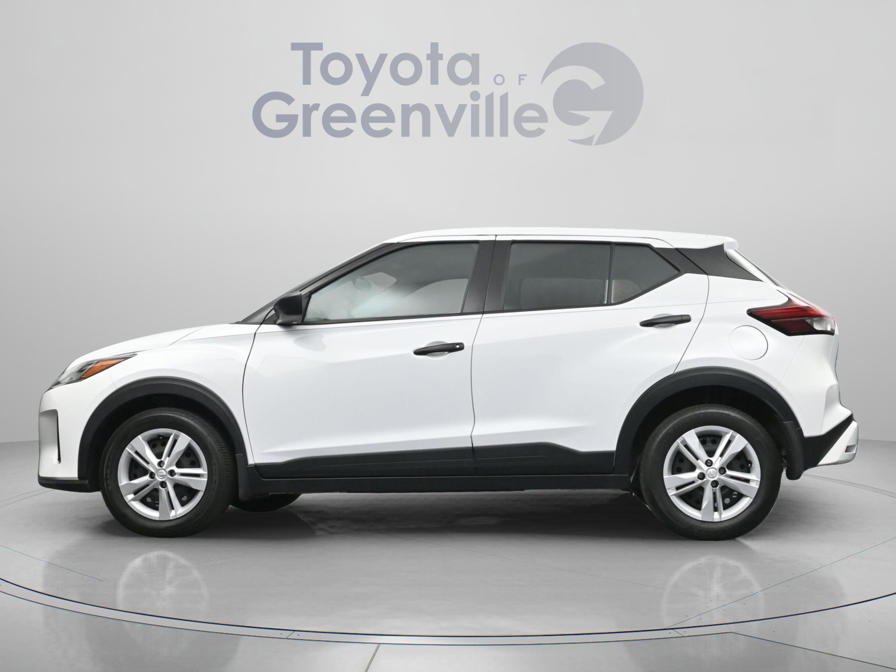 Used 2025 Nissan Kicks Play S image 6