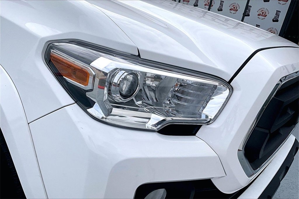Used 2023 Toyota Tacoma SR5 w/ Technology Package image 32