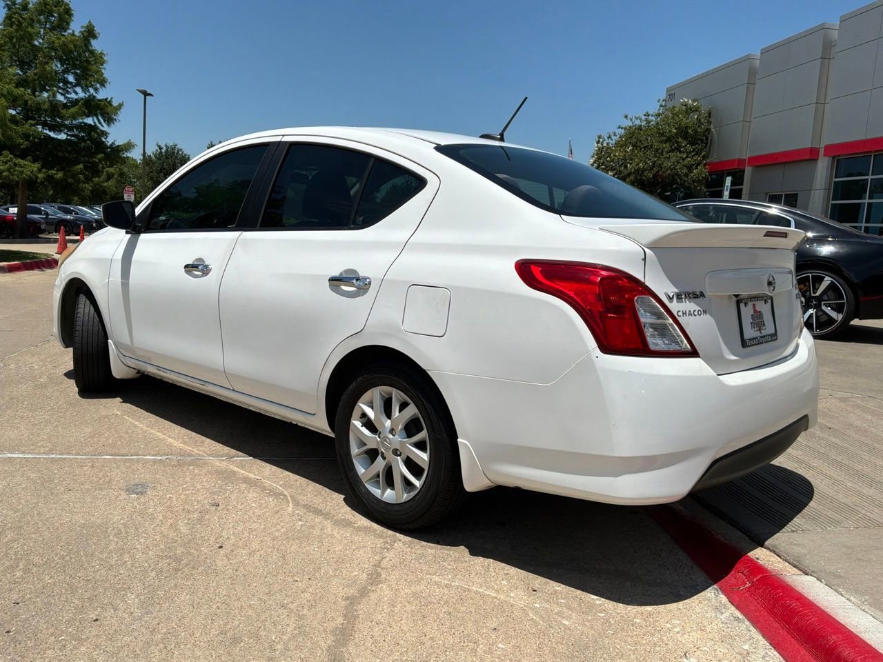 Used 2017 Nissan Versa SV w/ SV Special Edition Package FWD image 8