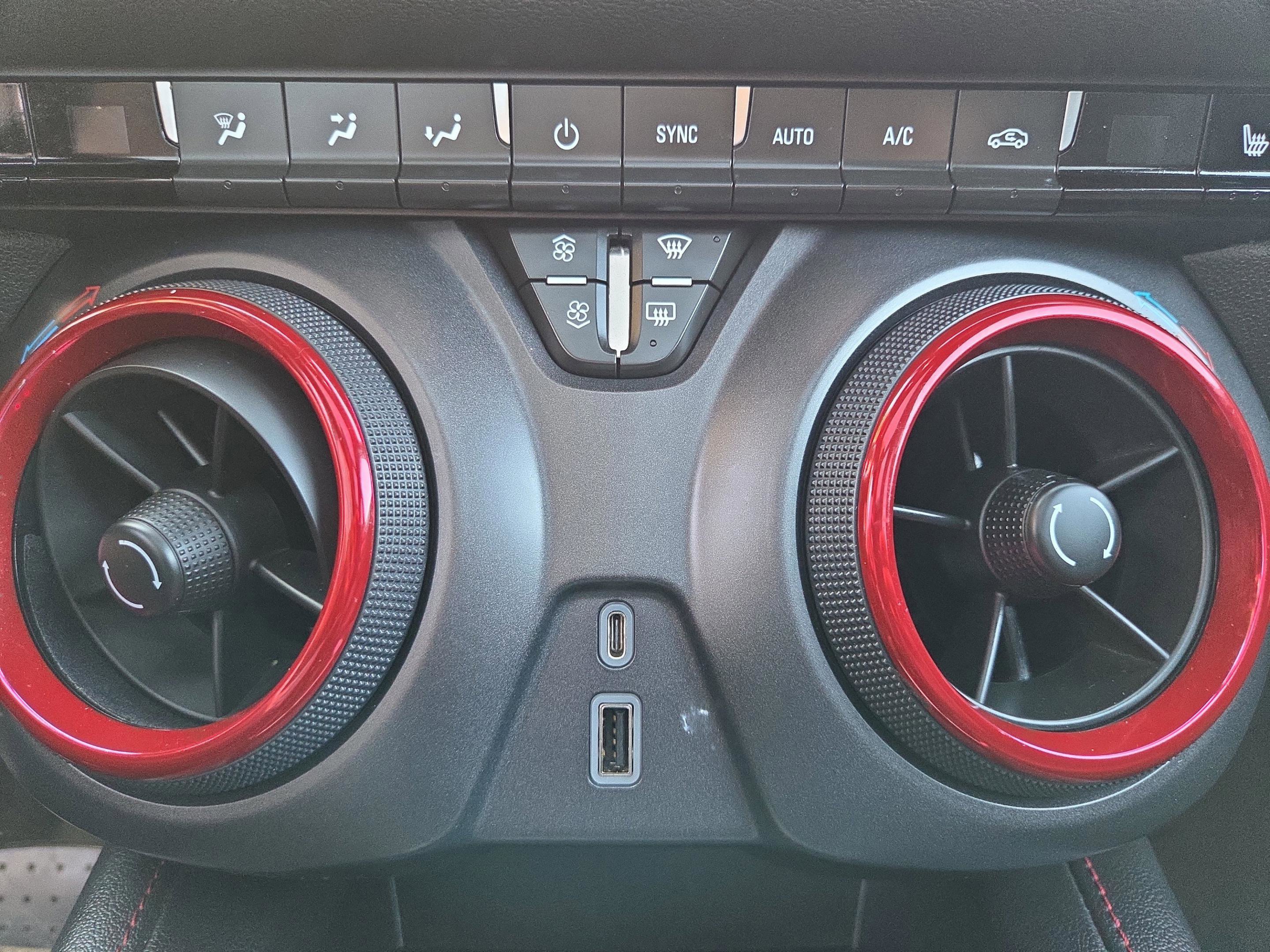 Used 2019 Chevrolet Blazer RS w/ Sun and Wheels Package image 20