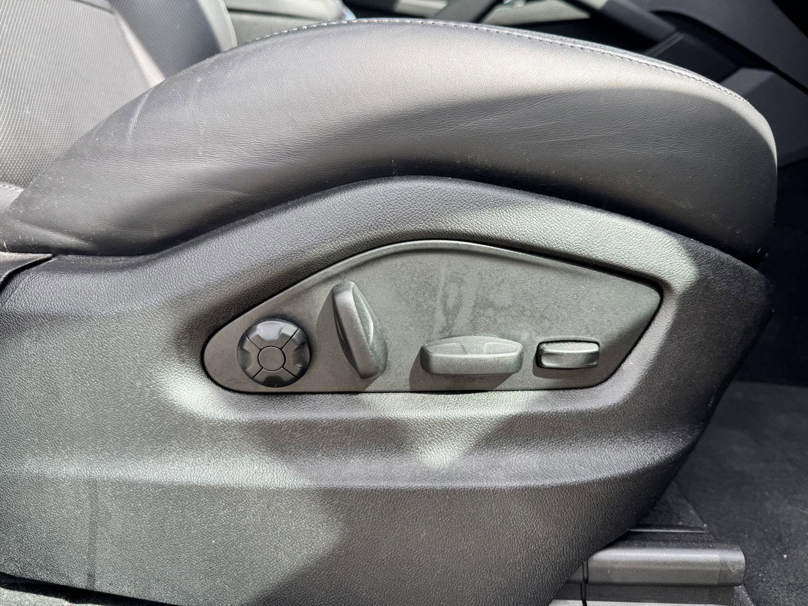 Used 2022 Porsche Cayenne S Platinum image 30