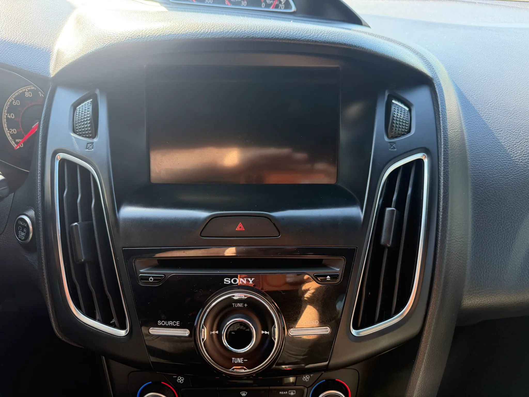 Used 2018 Ford Focus ST w/ Equipment Group 401A FWD image 19