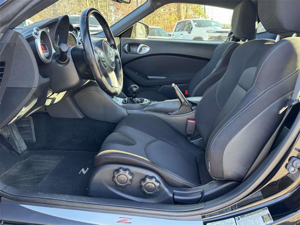 Used 2020 Nissan 370Z Base image 19