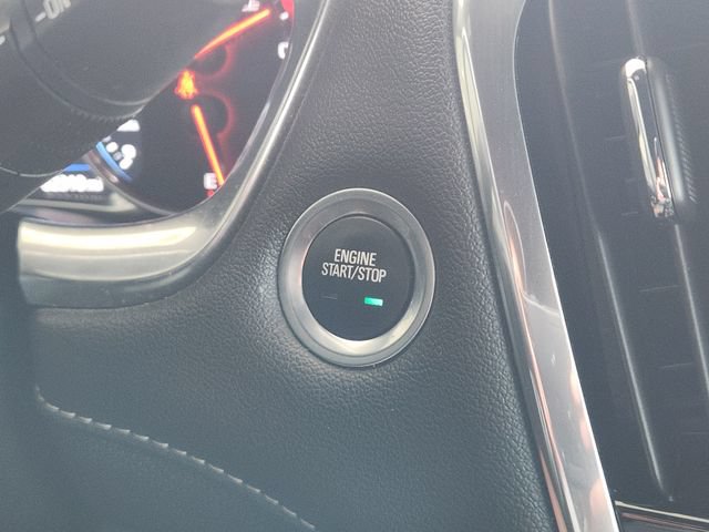 Used 2022 Chevrolet Traverse Premier FWD image 9