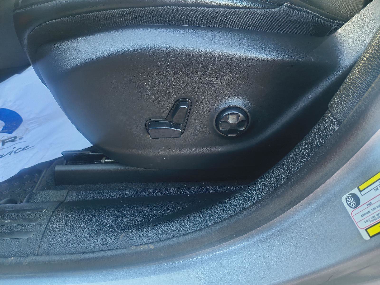 Used 2020 Jeep Cherokee Latitude Plus image 13